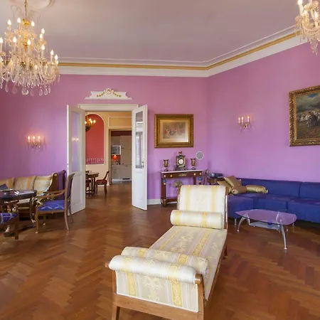 Filip's Palace Luxurious Апартаменти