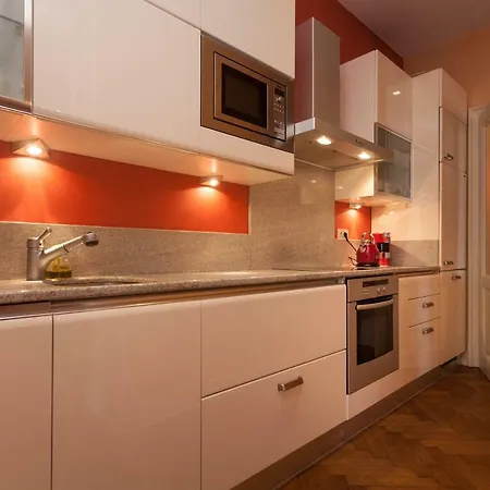 Filip's Palace Luxurious Apartment Laibach