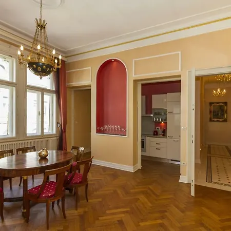 Filip's Palace Luxurious * 류블랴나